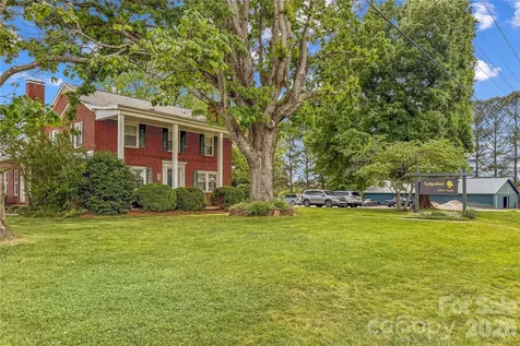 104 Sandtrap Drive Statesville NC 28677
