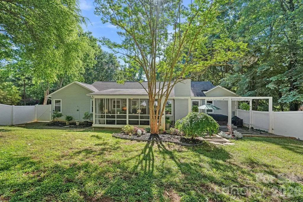 154 Quiet Cove Road Mooresville NC 28117