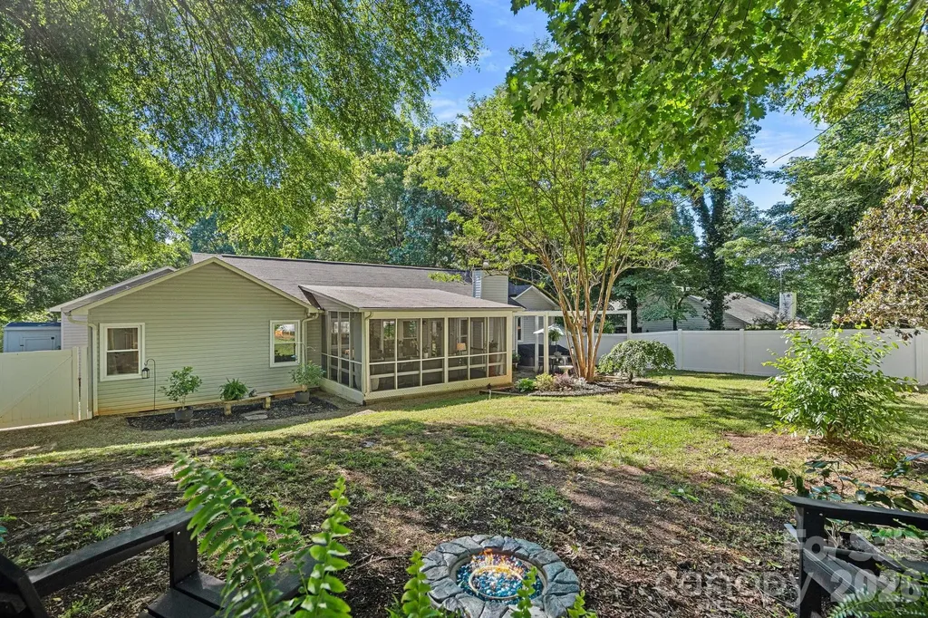 154 Quiet Cove Road Mooresville NC 28117