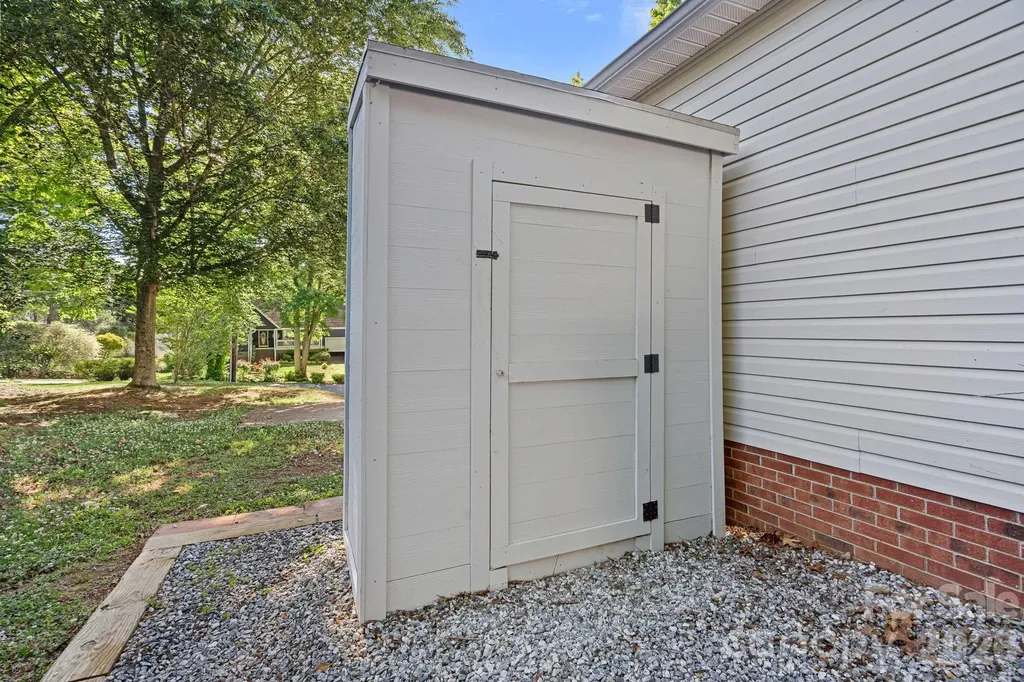 154 Quiet Cove Road Mooresville NC 28117