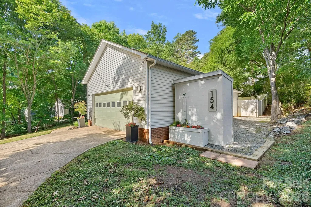 154 Quiet Cove Road Mooresville NC 28117