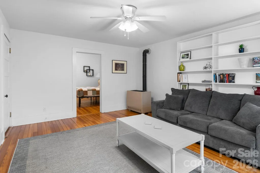 33 Vance Avenue Black Mountain NC 28711