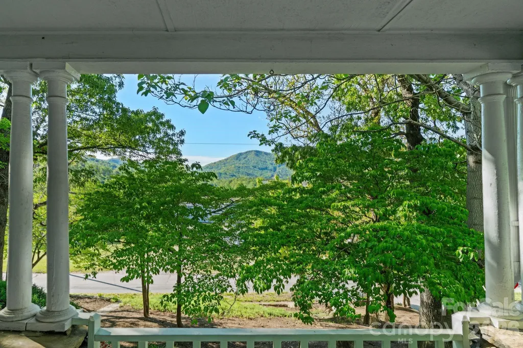 33 Vance Avenue Black Mountain NC 28711