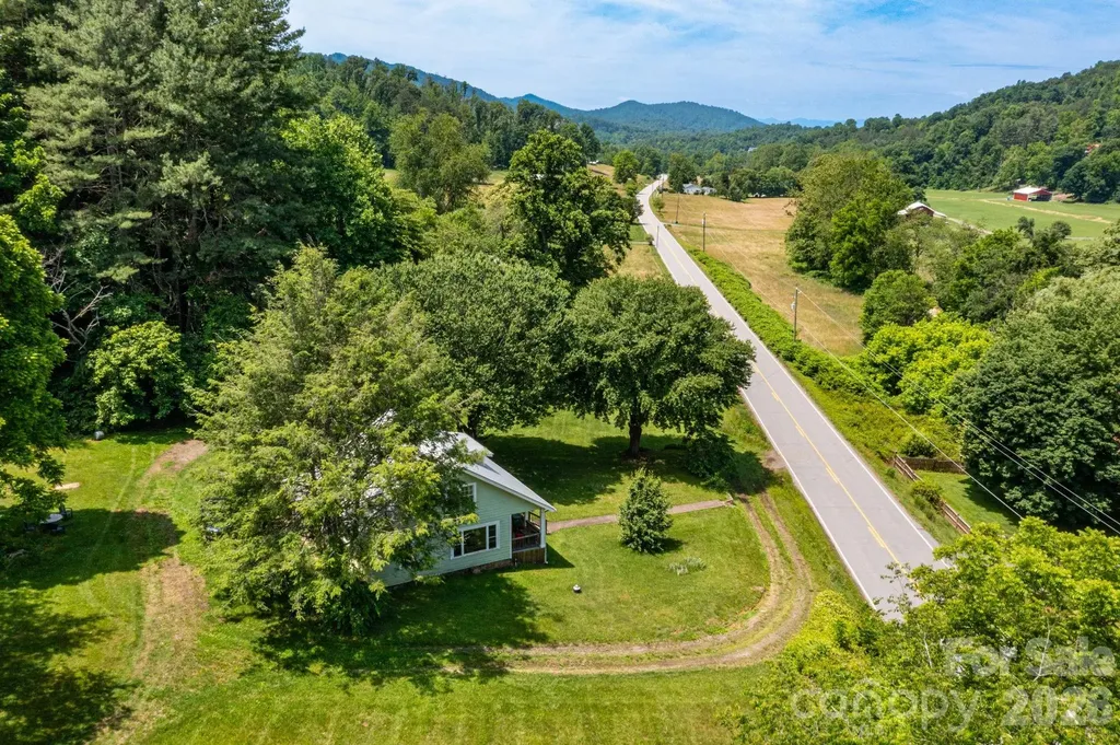 329 N Fork Road Barnardsville NC 28709