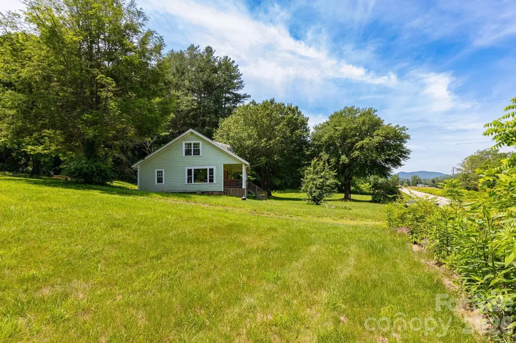 329 N Fork Road Barnardsville NC 28709