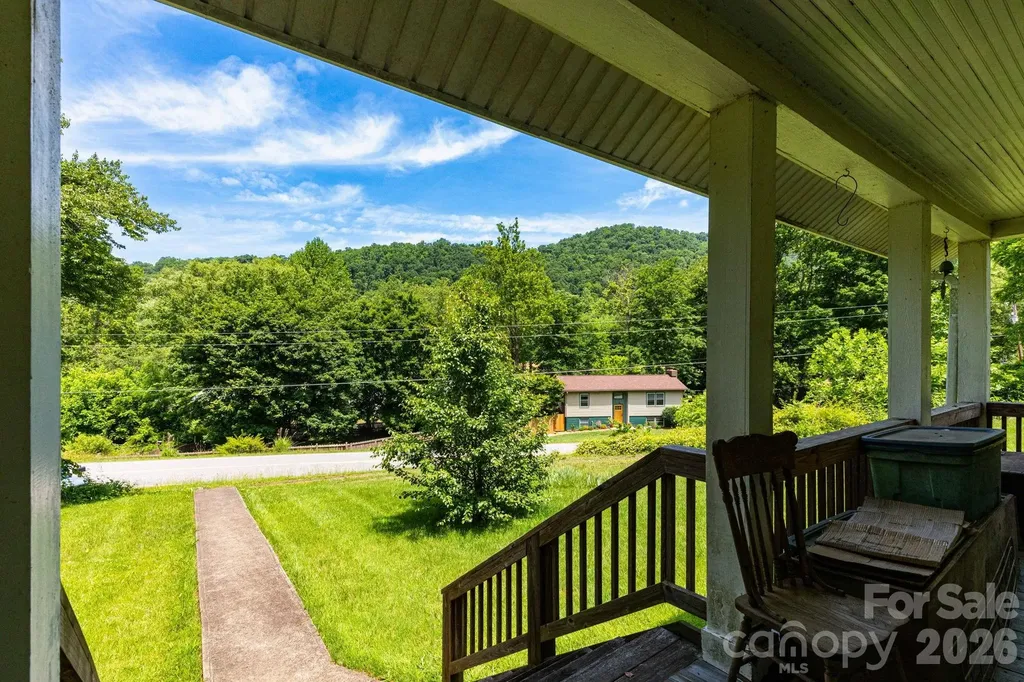 329 N Fork Road Barnardsville NC 28709
