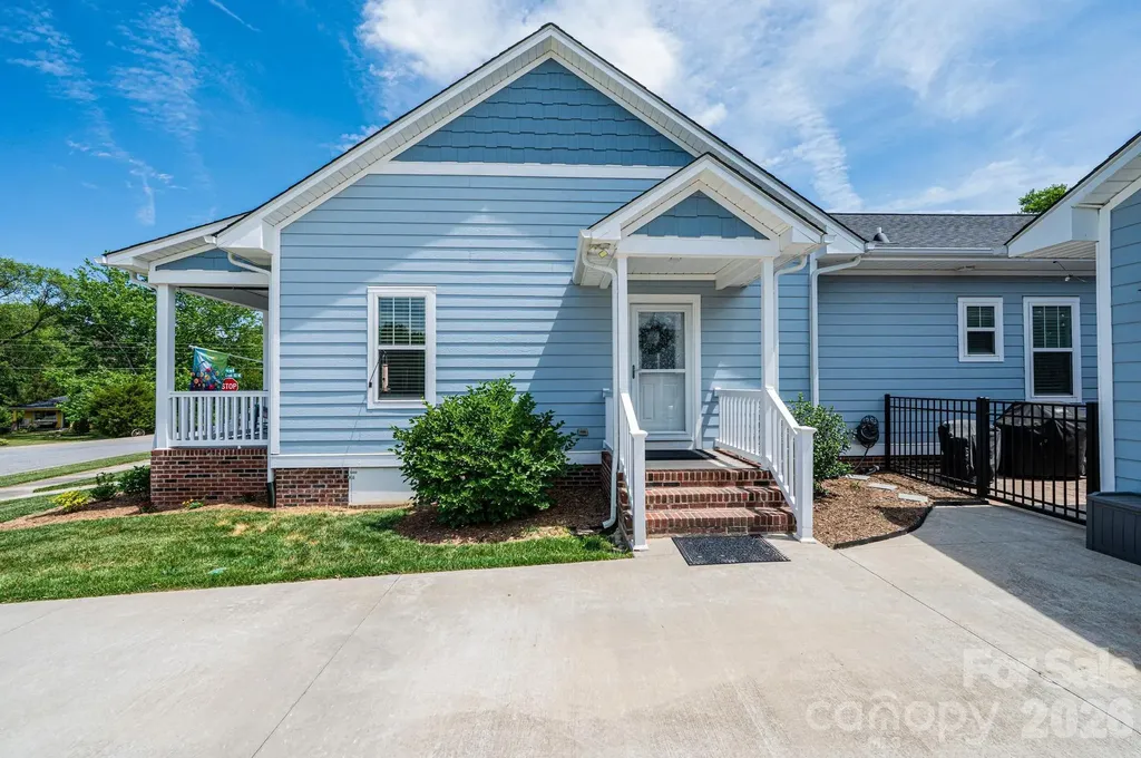 1092 33rd Avenue Loop NE Hickory NC 28601