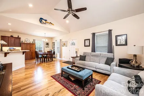 1092 33rd Avenue Loop NE Hickory NC 28601