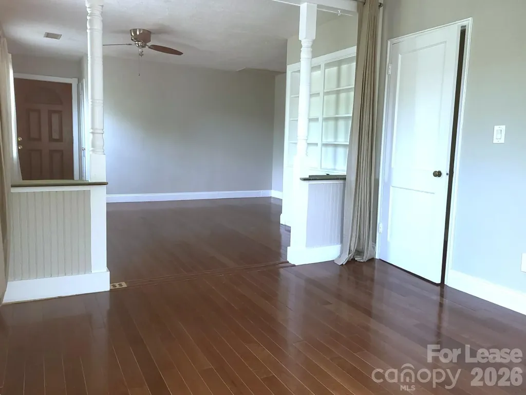 557 Wakefield Drive Charlotte NC 28209