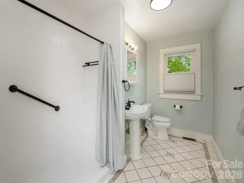 115 Oakland Road Asheville NC 28801