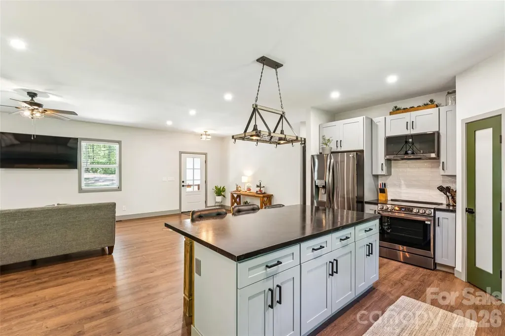 305 Robinson Avenue Mount Holly NC 28120