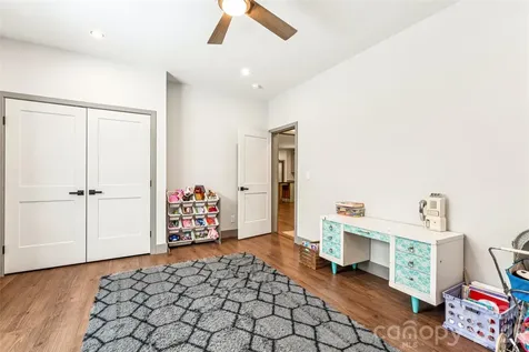 305 Robinson Avenue Mount Holly NC 28120