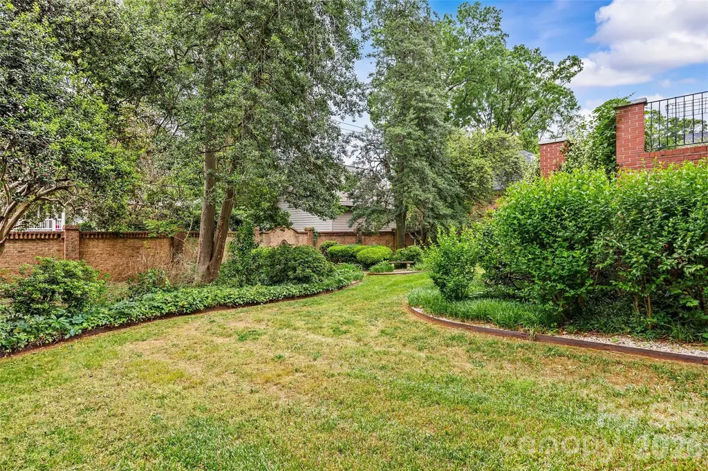 1858 Queens Road W Charlotte NC 28207