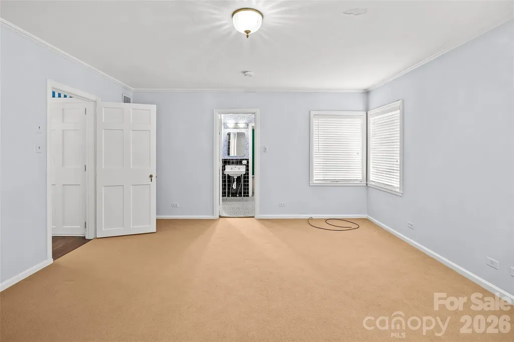 1858 Queens Road W Charlotte NC 28207
