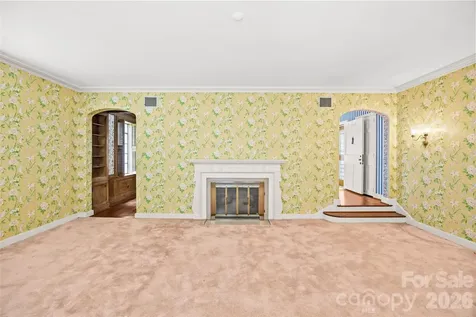1858 Queens Road W Charlotte NC 28207