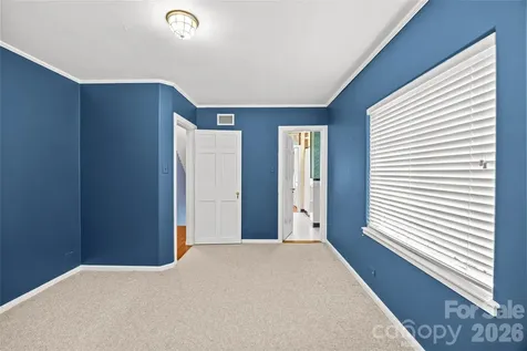 1858 Queens Road W Charlotte NC 28207