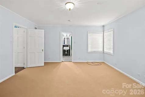 1858 Queens Road W Charlotte NC 28207