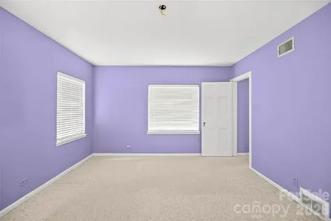 1858 Queens Road W Charlotte NC 28207