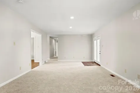 322 Holland Circle Statesville NC 28677