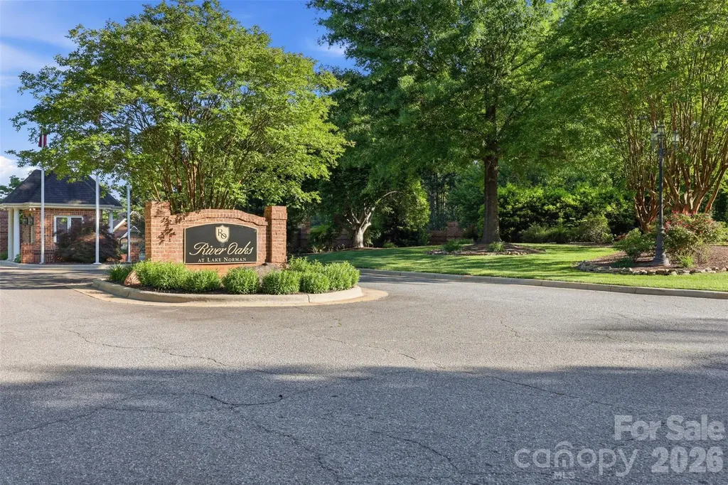 296 Broken Arrow Drive Statesville NC 28677
