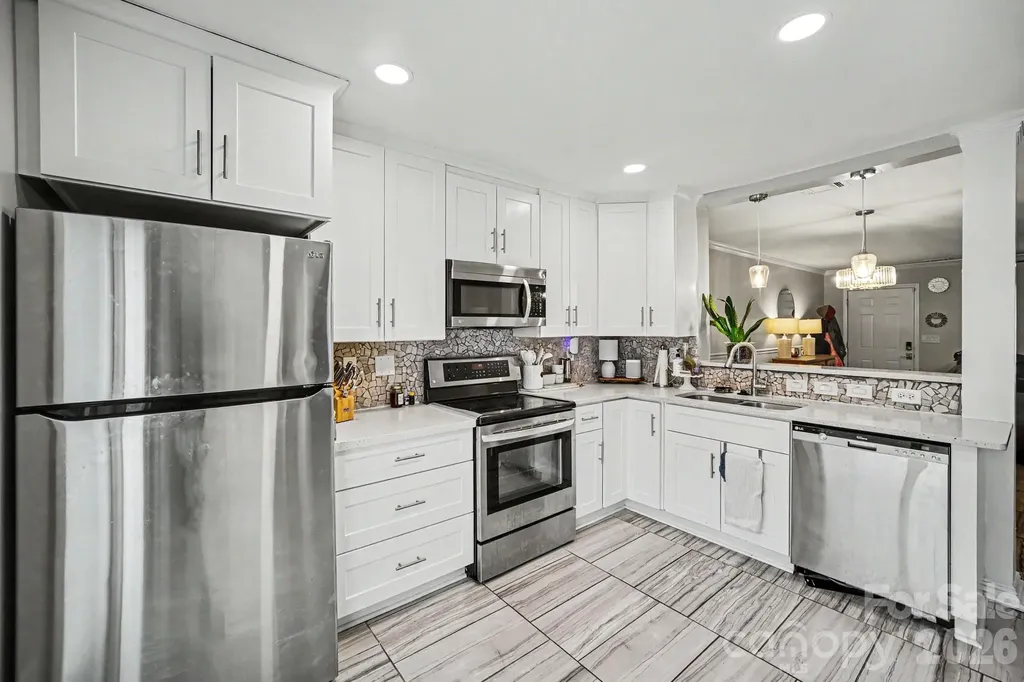 5909 Cougar Lane Charlotte NC 28269