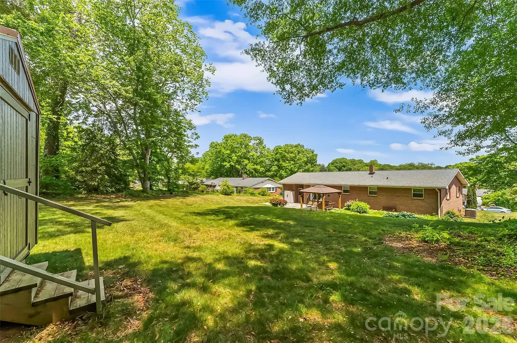 1573 11th Street NW Hickory NC 28601