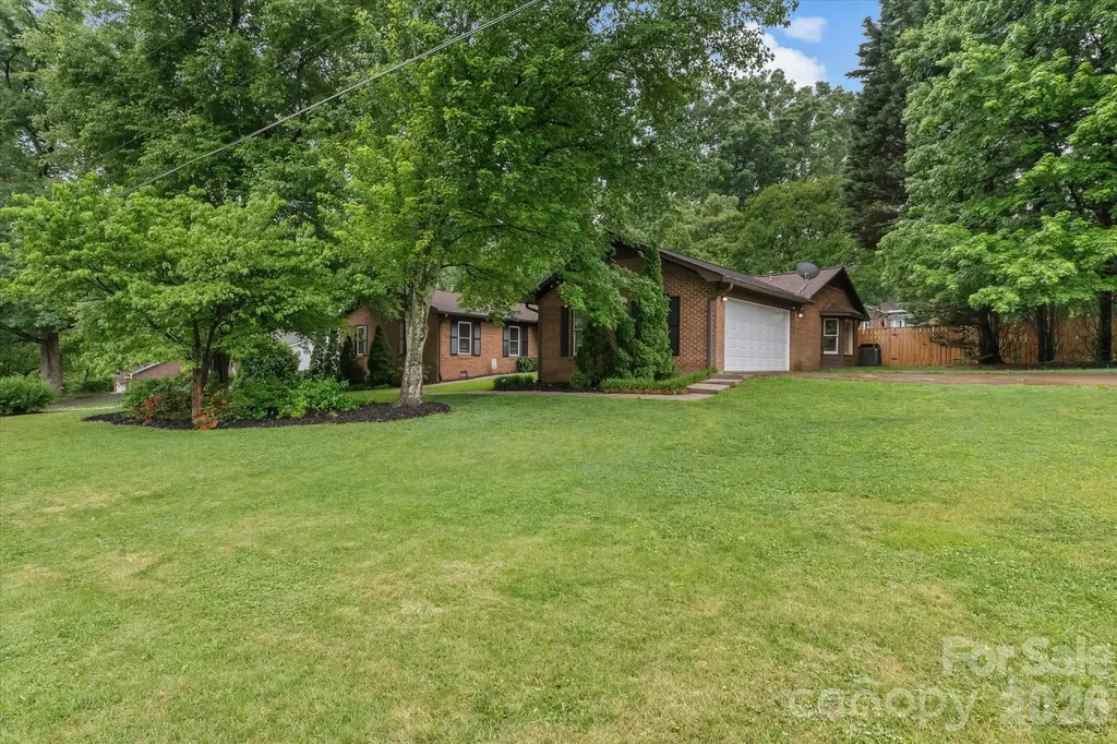 300 Brookmeade Drive Statesville NC 28625