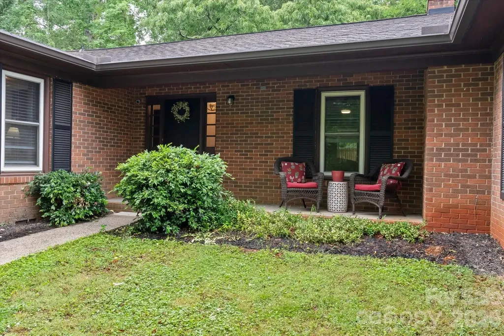 300 Brookmeade Drive Statesville NC 28625
