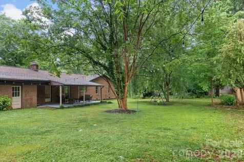 300 Brookmeade Drive Statesville NC 28625
