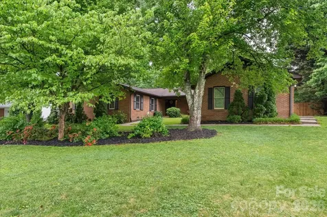 300 Brookmeade Drive Statesville NC 28625