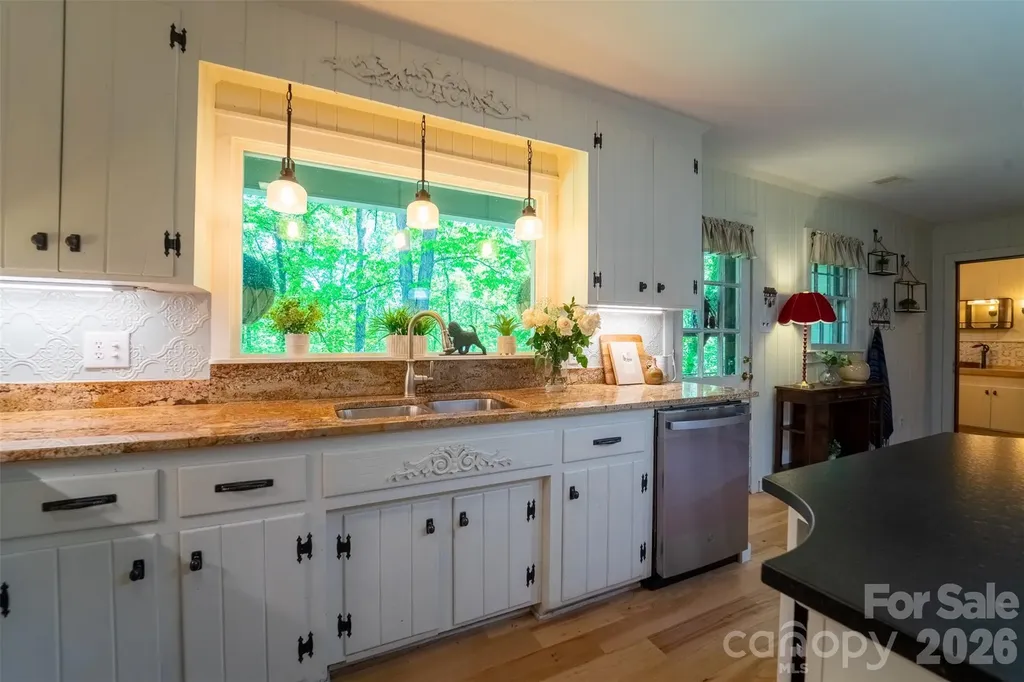 77 Oakwood Lane Sylva NC 28779