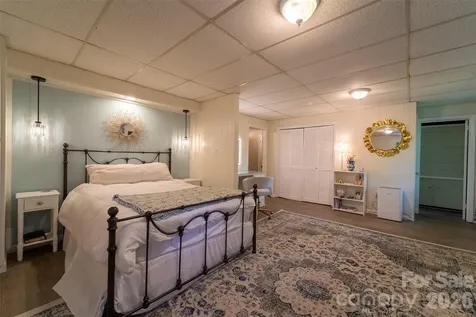 77 Oakwood Lane Sylva NC 28779