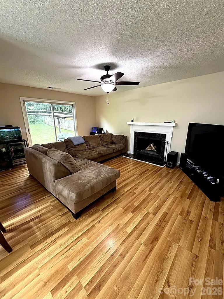 7531 Woodknoll Drive Charlotte NC 28217