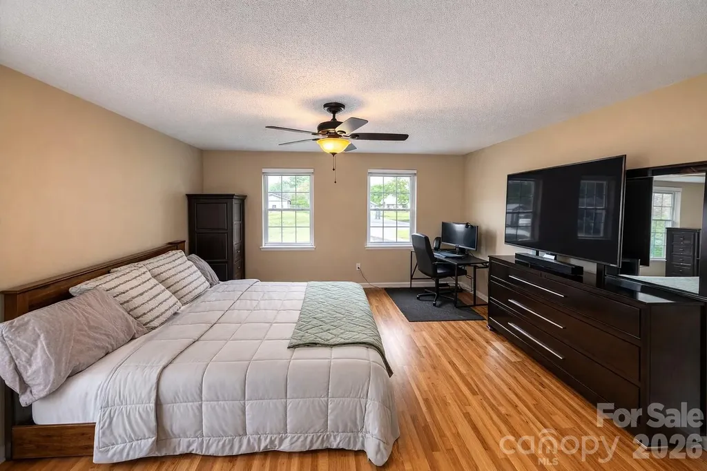 7531 Woodknoll Drive Charlotte NC 28217