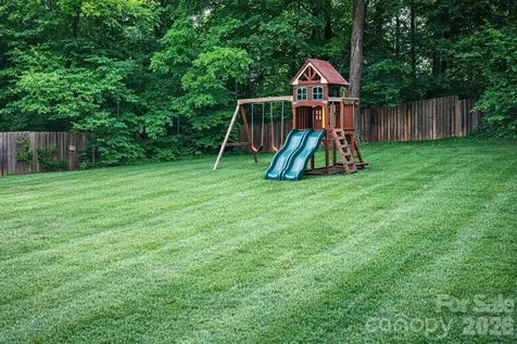 7531 Woodknoll Drive Charlotte NC 28217