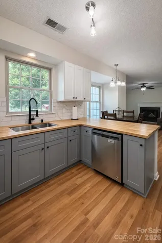 7531 Woodknoll Drive Charlotte NC 28217