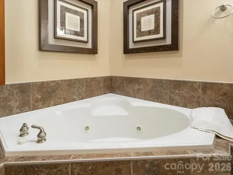 600 Andrew Banks Road Burnsville NC 28714