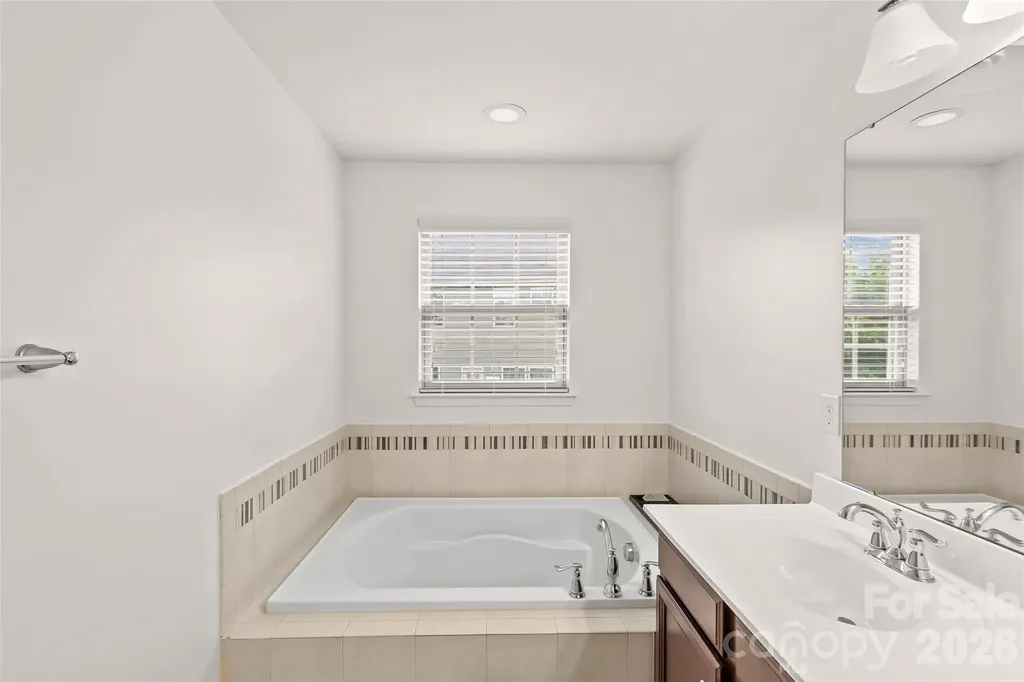 2435 Alyssa Lane Charlotte NC 28208