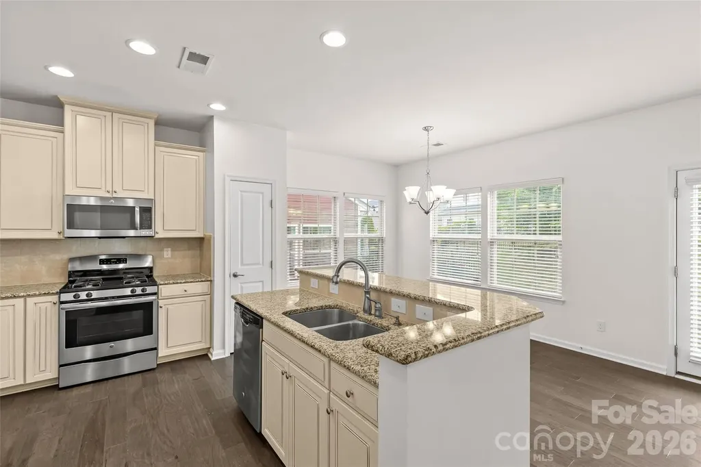 2435 Alyssa Lane Charlotte NC 28208