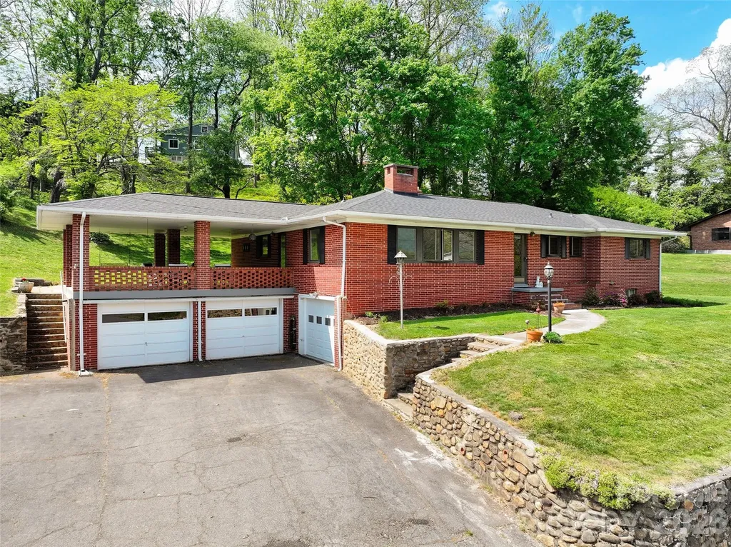 55 Boydston Street Canton NC 28716