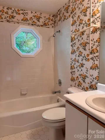 39 Tisha Lane Hendersonville NC 28739