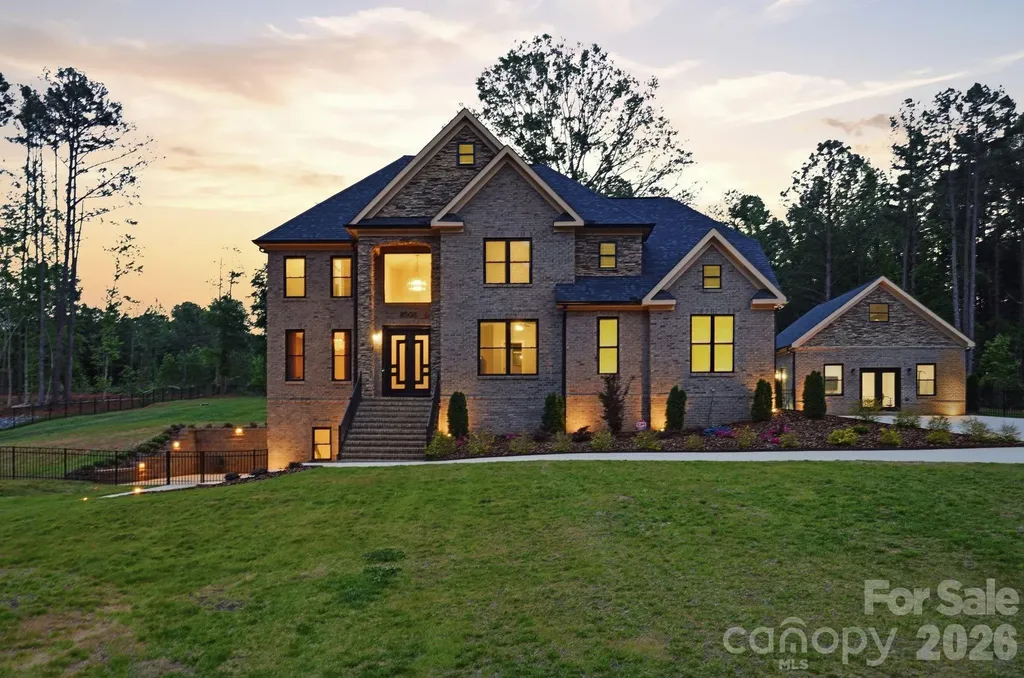 8508 Max Meadows Drive Charlotte NC 28227