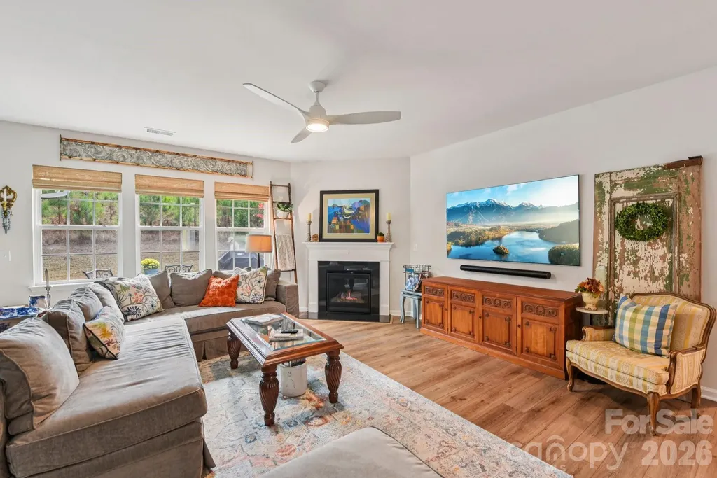 1328 Dali Boulevard Mount Holly NC 28120