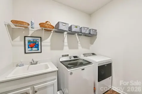 1328 Dali Boulevard Mount Holly NC 28120