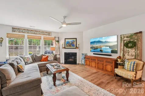 1328 Dali Boulevard Mount Holly NC 28120