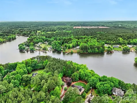 621 Crystal Bay Drive Denton NC 27239