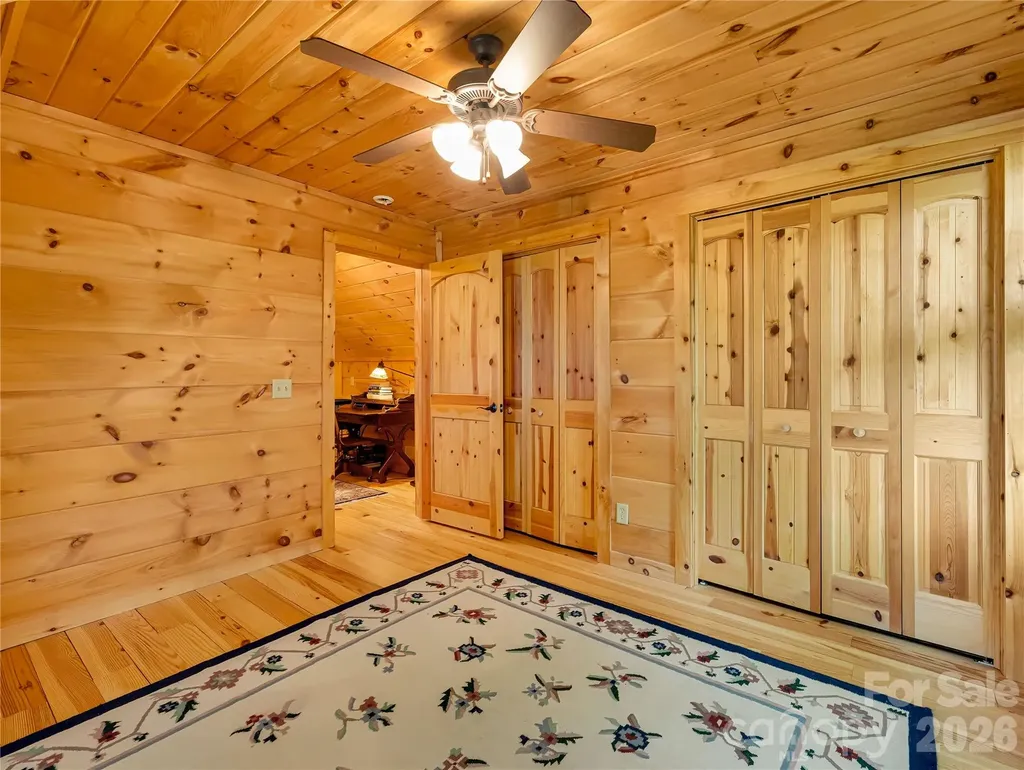 586 Tanglewood Lane Saluda NC 28773