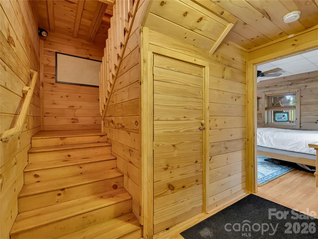 586 Tanglewood Lane Saluda NC 28773