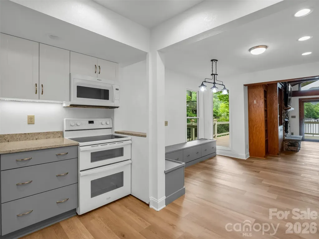 104 Lakeridge Road Lake Lure NC 28746