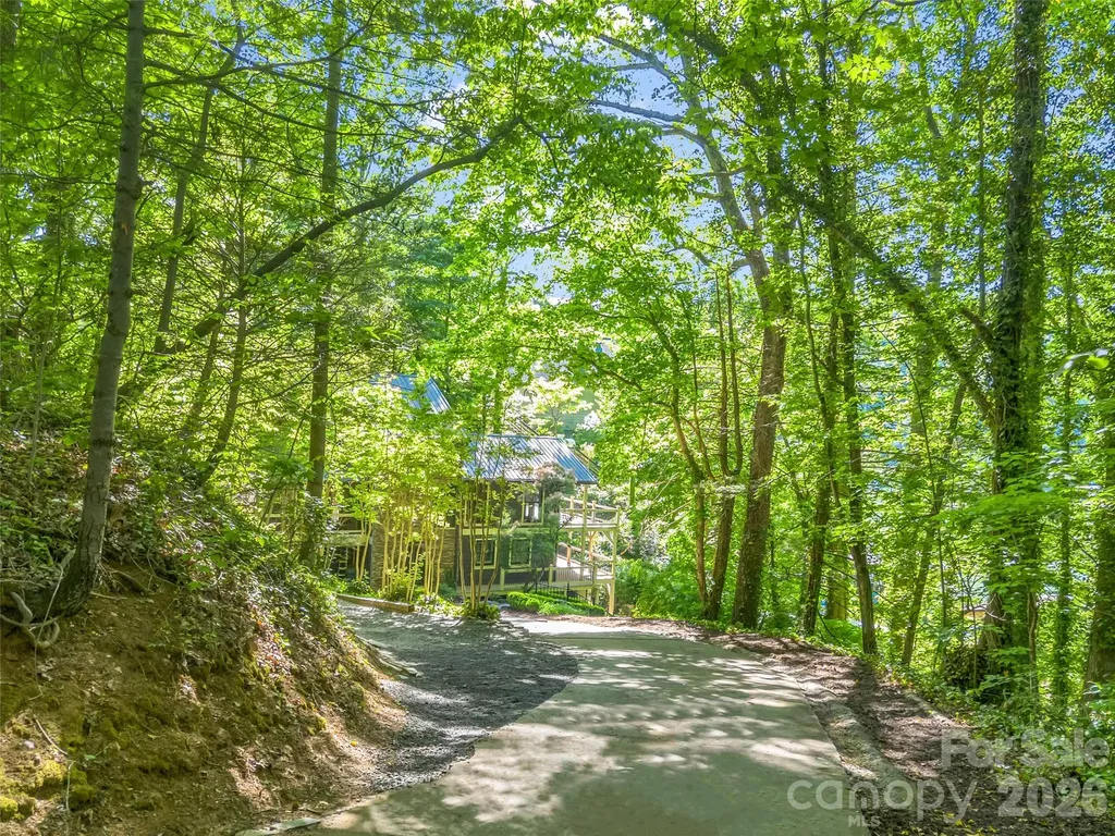 104 Lakeridge Road Lake Lure NC 28746